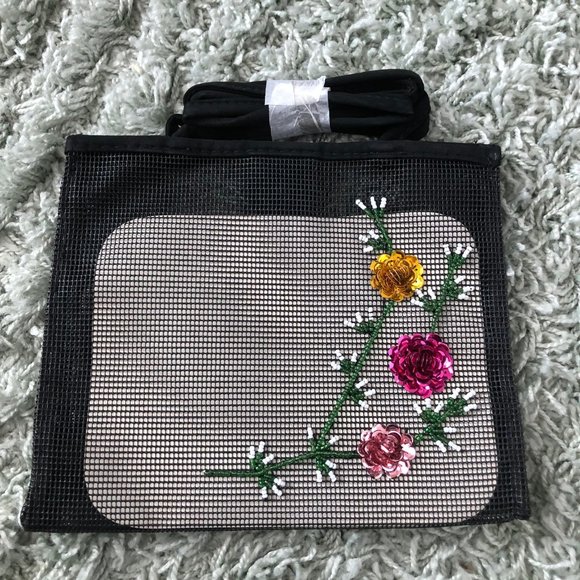 NWT Handmade Flower Mesh Purse - Picture 1 of 4